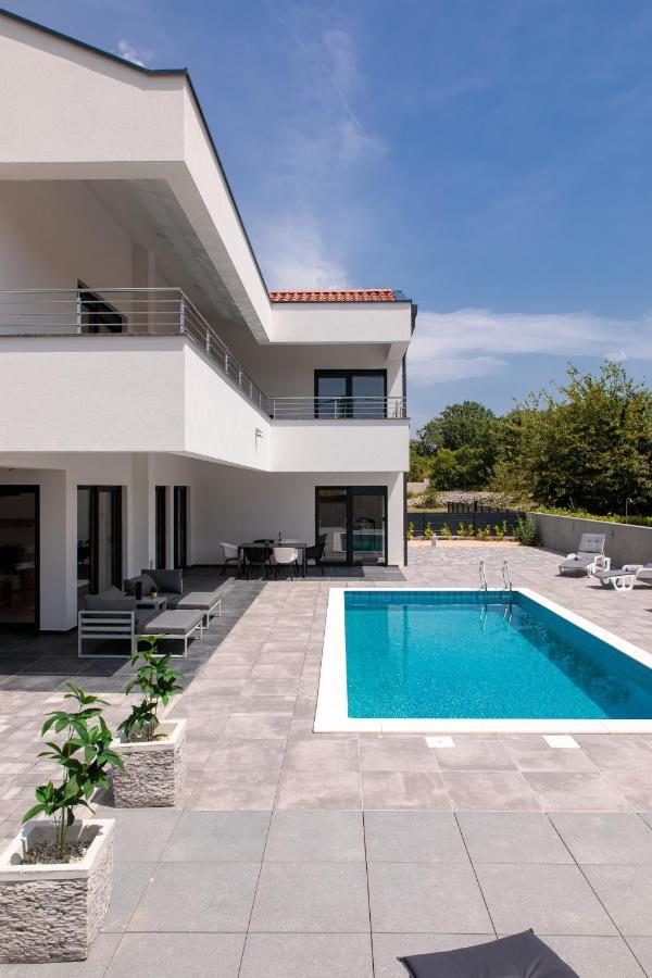 Villa Graefin มาลินสกา ภายนอก รูปภาพ